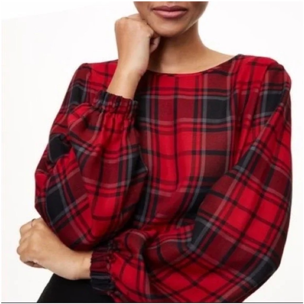 LOFT red plaid top, pullover style with balloon sleeve & back keyhole w/ button